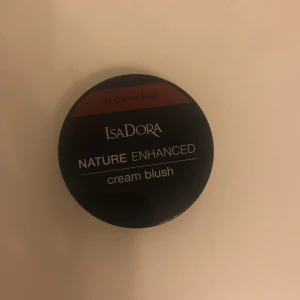 Isadora merlot blush - Bara testad. 