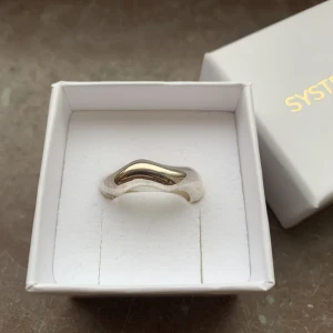 Ring från syster P - Säljer denna ring från syster p då den inte kommer till användning❤️