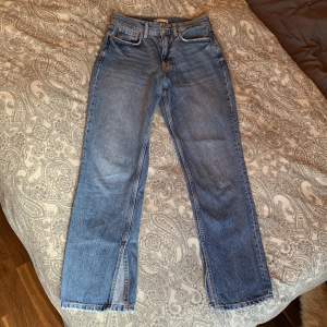 Blåa jeans från Gina tricot