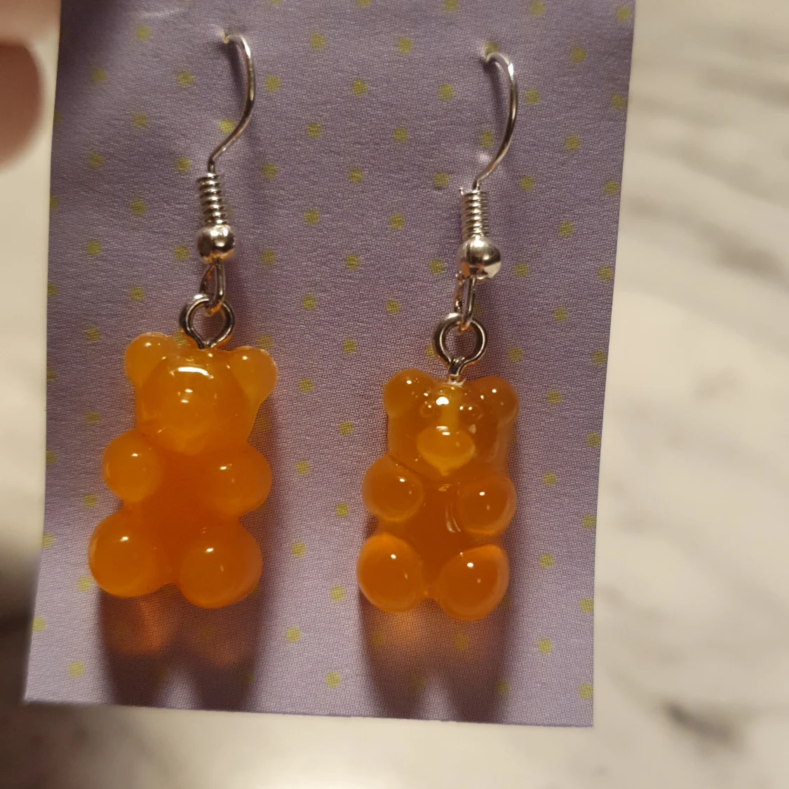 Örhängen morötter och gummibjörnar