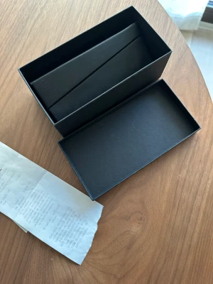 Dior solglasögon  - Dior solglasögon i bra skick, lite större i modellen. Köptes för: 2300kr