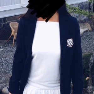 Gant kavaj - Mörkblå, super fin!! Använd fåtal gånger. Storlek 170 (36)