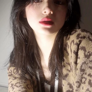 Leopardmönstrad kofta - Sexig oversize leopardmönstrad kofta🐆 varm och mysig! Jätteskönt på vintern under jackan eller på våren/hösten som jacka! MILF 🤎 Nypris:399kr Har använt runt 4ggr Jättefint skick! Skriv vid frågor!