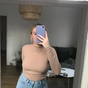 Turtleneck - Supersnygg tröja i härligt material