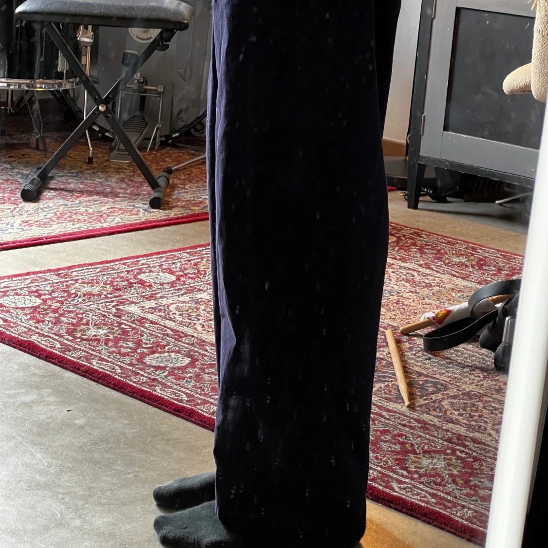 Mörk blåa/lila byxor wide fit - 90