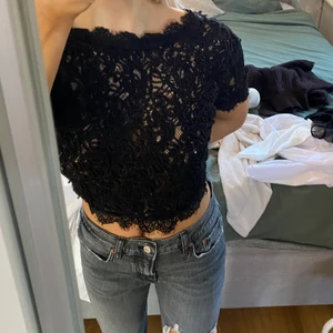 Topp zara - Stickad/virkad topp från zara. Fint skick!