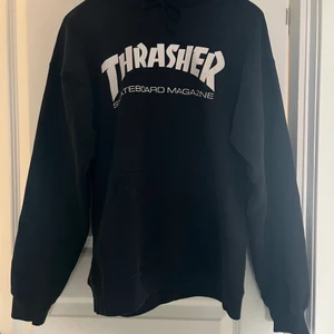 trasher hoodie - säljes då den inte kommer till användning och bara har plats