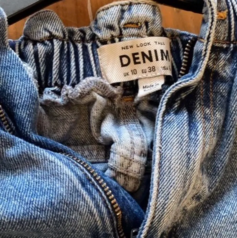 Ass snygga jeans, tighta vid midjan och jätte sköna. EJ LÅGMIDJADE !!!. Jeans & Byxor.