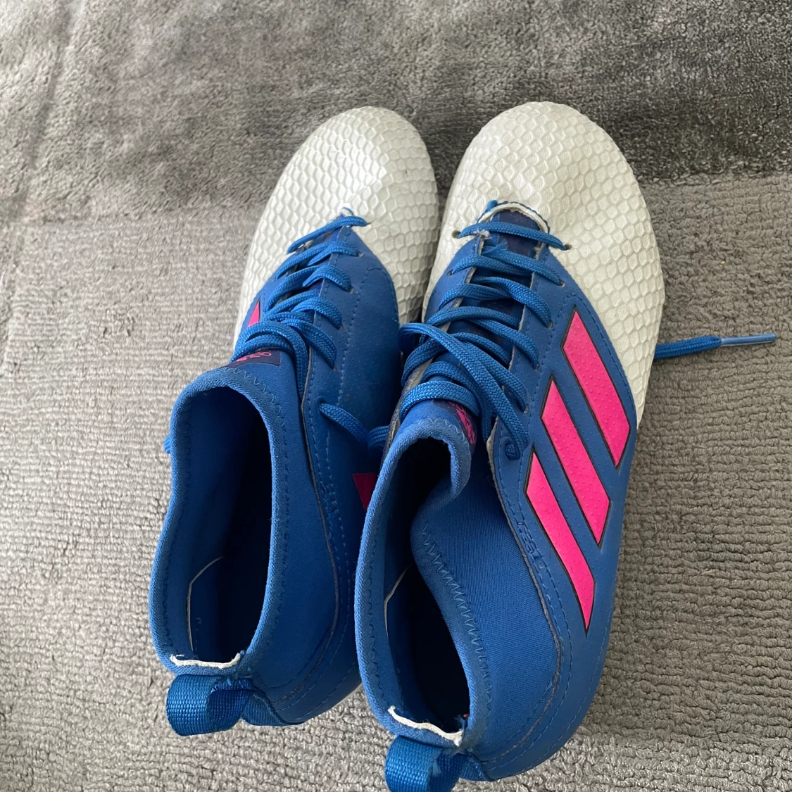 Adidas skor - 90