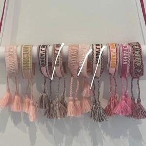 Massor av rosa dior armband! Köpta utomlands 💓