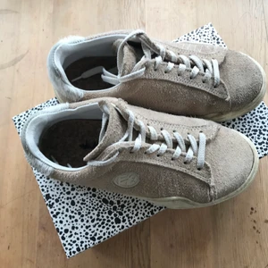 Eytys wave pink - Ganska slitna skor som behöver lite kärlek. Kan skicka fler bilder om så önskas!🌸  kan mötas upp för upphämtning helst Södermalm eller innerstan. 