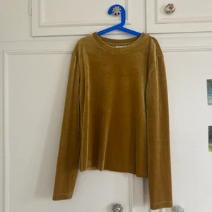 Sammetstopp  - Guldig sammetstopp. 50 kr + eventuell frakt