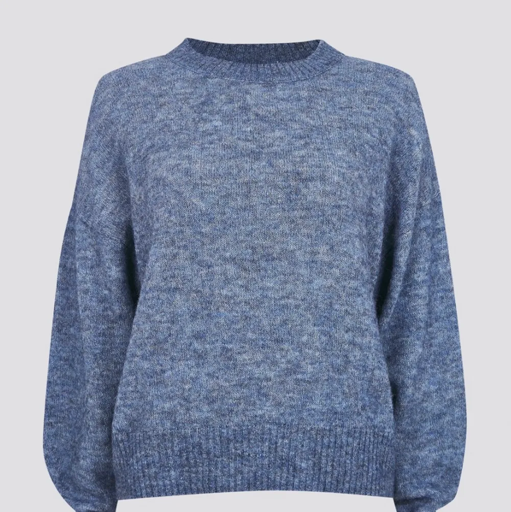 Säljer denna fina stickade tröja från Cubus. ❤️❤️ skriv om ni vill ha fler bilder❤️. Tröjor & Koftor.