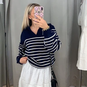 Randig tröja - Säljer denna randiga tröjan från other stories😍 köptes för ca 700 kr. Säljer för 300💞💞