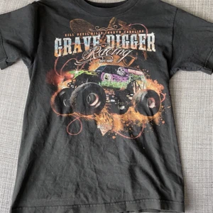 Vintage t-shirt - Cool vintage t-shirt köpt på beyond retro. Något urtvättad men annars fint skick! Kan frakta eller mötas upp i Stockholm😊