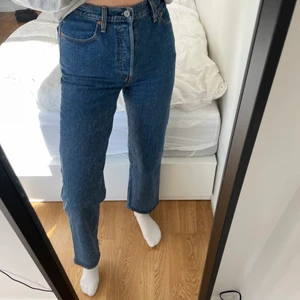 Levis ribcage  - Bra skick, strl 29, hög midja. Levis ribcage straight