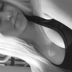 Svart linne strl XXS - För litet för mig tyvärr annars jätte fin och skönt material🖤