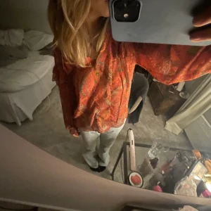 Mango  - Säljer denna jätte fina blus från mango knappt änvänd ❤️skriv för mer bilder 