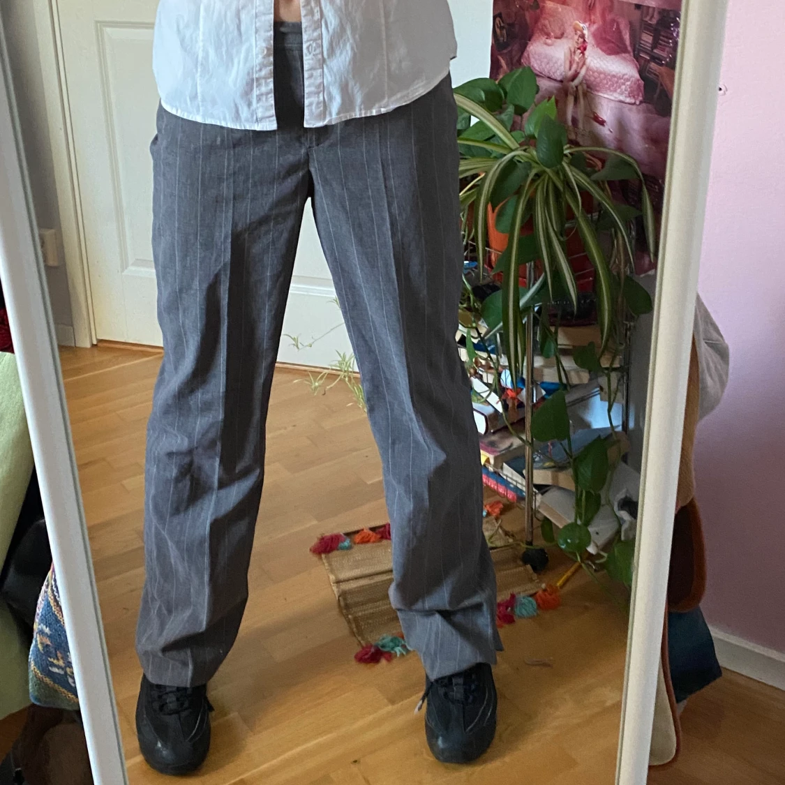 Gråa kostymbyxor - 91