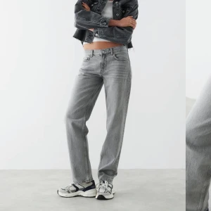 Low straight jeans  - Säljer mina low straight jeans i storlek 32💕