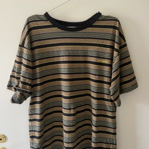 Höstig t shirt - Nypris på Urban outfiters: 299😩