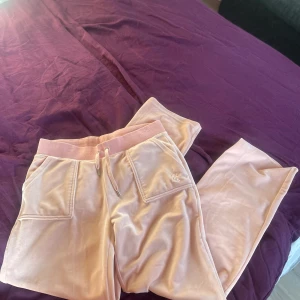 Juicy couture  - Juicy couture i storlek L använt kanske 3 gånger. Köparen står för frakten.
