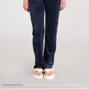 Juicy byxor - Säljer ett par oandvända juicy byxor med prislapp kvar. De är i storlek för 14 åringar men passar xs.