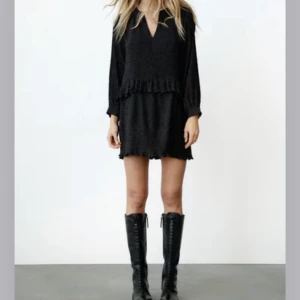 Zara klänning - Så fin klänning från zara💕Använd enstaka gång