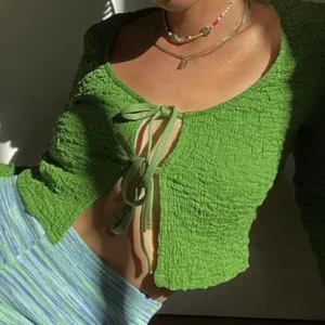 Grön crop top - Grön crop top I fint skick som ja har I S M L 