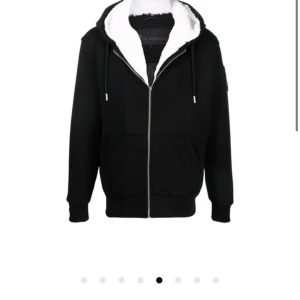 Moose knuckles jacka  - Moose knuckles jacka i storlek S men hade säkert kunnat passa M också. Går för typ 3800 i affären 