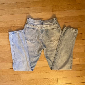 Jeans - lågmidjade jeans från brand melville som tyvärrr för små för mig :) i bra skick!