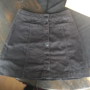 Svart jeanskjol  - Aldrig använd