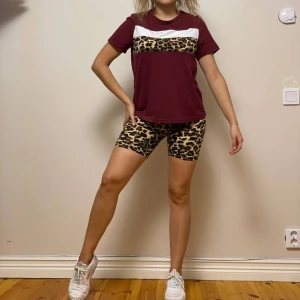 Kostym set S - Leopard kostym set. Helt nytt. Inte riktigt min stil.