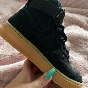Air force 1 mid mocka  - Aldrig använda 