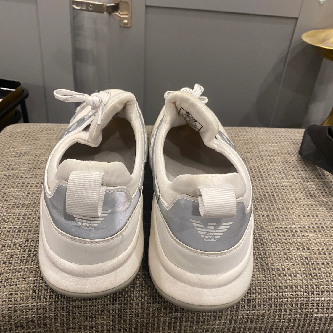 Armani skor säljes  - 90