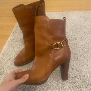 Klackar/boots - Boots i skinn från Ralph lauren 