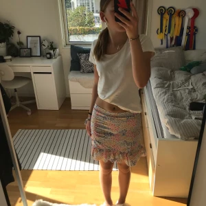 Kjol - TRYCK INTE PÅ KÖP DIREKT! Fin kjol från Gina som börjar bli för liten i midjan. Fint skick💕🫶🏼