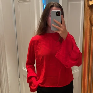 Röd blus - Röd blus från Gina Tricot 