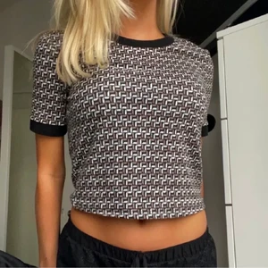 Zara tröja  - Lånad bild!!! Jättefin zara t-shirt❤️