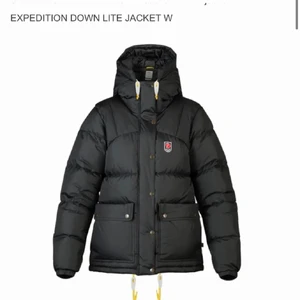 Söker en Fjällräven Expedition Down Lite i XS - Letar efter en denna jacka i svart, mörkblå eller grön/brun! Allt av intresse! 