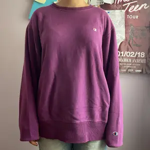 Size - M, Condition- Used but excellent, Style - oversized champion purple hoodie, best fit - M/L 
