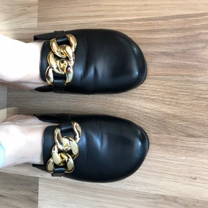 Gina tricot slip in loafers 40  - Som ny (använt få gånger)  Bra få vinter  