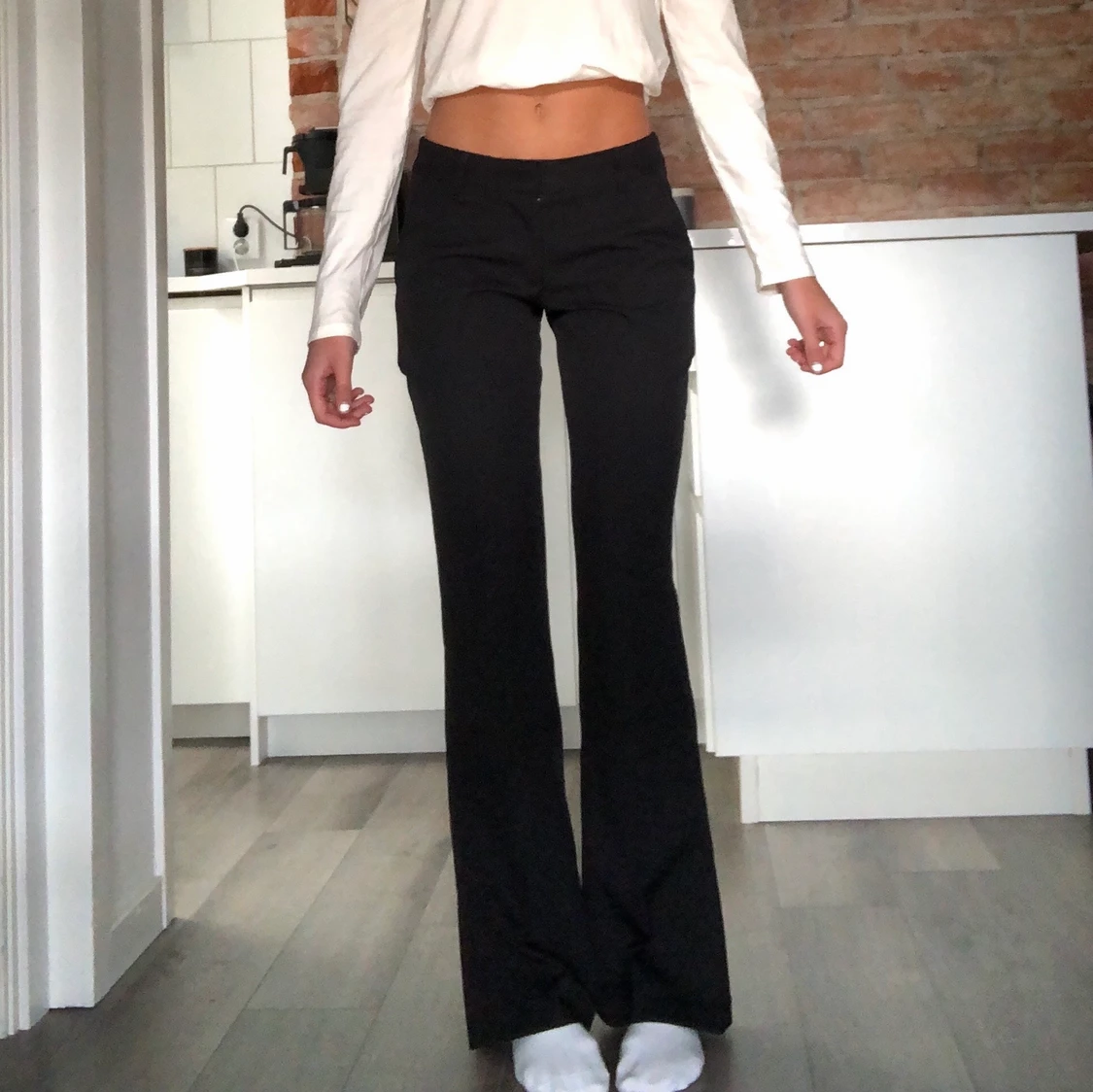 lågmidjade kostymbyxor