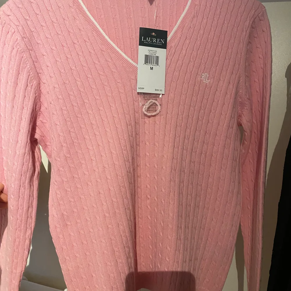 Kabelstickad tröja Ralph Lauren aldrig använd lappen kvar storlek M . Neuleet.