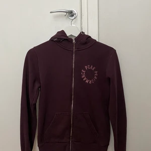 Peak performance zip-up hoodie - Storlek S, i bra skick
