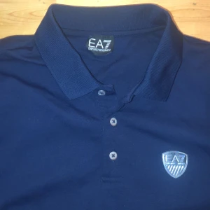 Armani  - Fint skick storlek xl men ganska liten i storleken