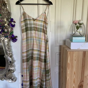 rutig zara-klänning - använd en gång!