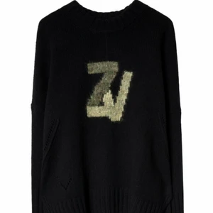 Stickad tröja Zadig  - Kom med prisförslag! Snygg stickad tröja från Zadig med långa ärmar och ”tumhål”, nästan aldrig använd. Köpt för 3000, säljs inte hos Zadig löngre.