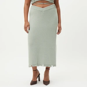 🧚🏼Torn Chenille Skirt - Weekday 🧚🏼 - Ljusgrön långkjol från Weekday!  Helt slutsåld på alla hemsidor, oanvänd endast provad med lappar kvar, orginalpris 450 kr 🧚🏼