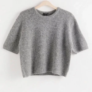 Stickad tröja ullbladning - Hej säljer denna fina tröja i ullblandning från lindex❤️ säljer för jag tröttnat på den!